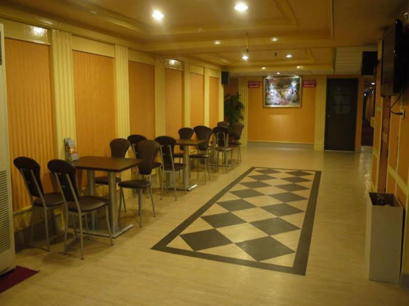 Jing Dian Business Hotel Таоуан Екстериор снимка