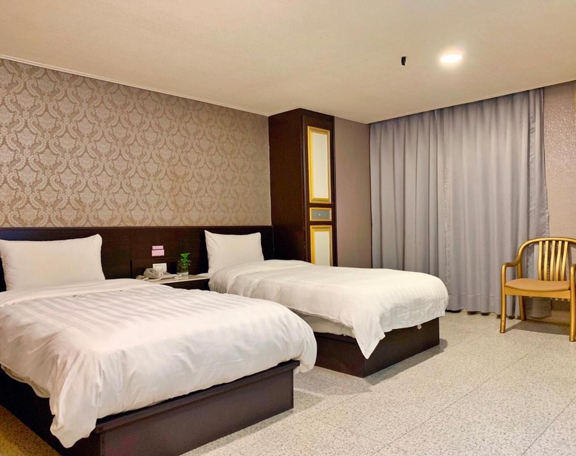 Jing Dian Business Hotel Таоуан Екстериор снимка
